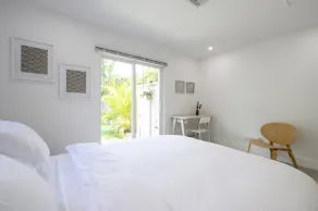 Bright & Comfortable Apt in Victoria Park - Image 5
