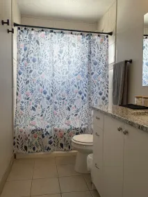 Ray's Place - Image 3