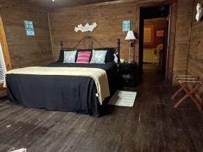 Cottage-Ensuite-Standard-Serenity Cottage - Image 3