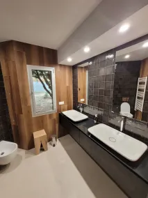 architect-designed villa in a natural setting just 20 minutes from the beach - Image 2