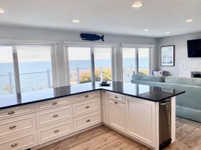 The Bluff Life A Stunningly renovated 4Bed3Bath Ocean Front home - Image 3