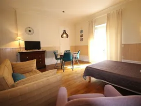 Central studio with lift and pets allowed - Image 5