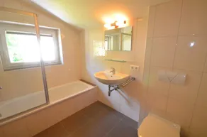 Exquisite penthouse with large balcony in superb location; whirlpool in winter - Image 3