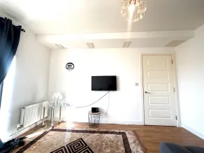 1 Bed Flat - Sleeps 4 - Pets - Parking - Wifi - Image 2