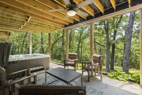 Persimmon Hollow - Custom Post & Beam Beauty på 40 Acres Game Room Hot Tub - Image 5
