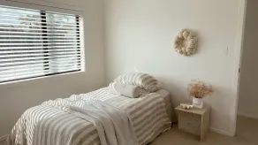 Huge Family Retreat with Pool and Cinema - 4 mins from the beach - Image 5