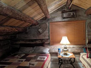 Jack London’s Cabin Genuine Alaskan Log Cabin built by owners! Self-check in - Image 4