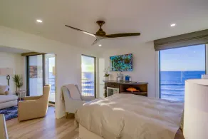 NEW Oceanfront 2 Bedroom Condo in San Diego with AC and Parking - Image 3