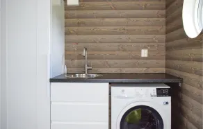 5 bedroom accommodation in Lammhult - Image 3
