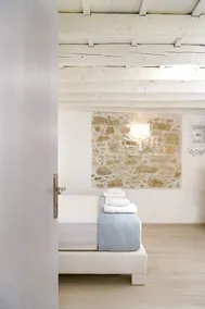 Nice brand new stone charm house..in the center of Pitsidia.. - Image 4