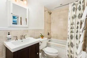 Charming Sag Harbor Cottage by the Beach! - Image 2