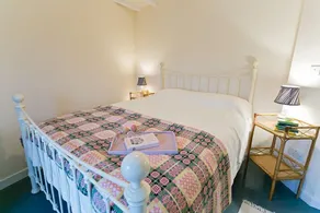 Ty Gwyn -  an on the beach that sleeps 6 guests  in 3 bedrooms - Image 5