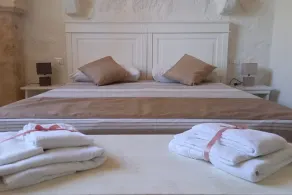 Holiday home in the countryside with private beach in Punta Prosciutto - Image 3