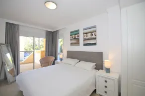 Appartement de luxe et moderne en bord de mer, Beachside à distance de marche du port - Image 4