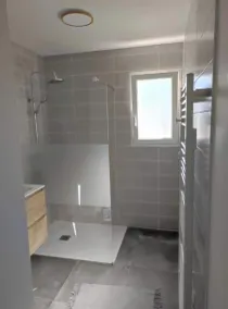 Beautiful new house close to beaches and shops - Image 3
