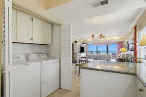 SHIPWATCH D204 -Beachfront view - NO HASSLE CHECK OUT - Image 2