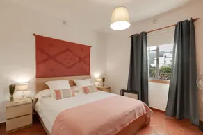 Casa vacanze 'La Casa Amarilla' con vista montagna, giardino privato e Wi-Fi - Image 4