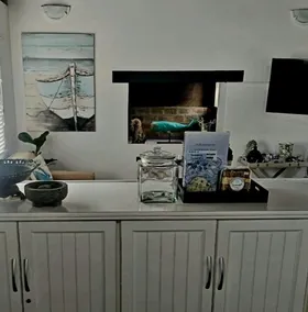 5 Bedroomed Fisherman's Cottage in Struis Bay - Image 3