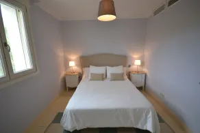 Familj & husdjursvänligt lyxig landgård med uppvärmd inomhuspool. - Image 4