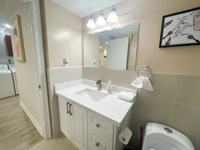 Spacious Main Floor With 3Beds - Image 5