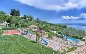 Villa Del Mare – mit neun Schlafzimmern, Pool, Jacuzzi, Sauna, Spielplatz von MyWaycation - Image 5
