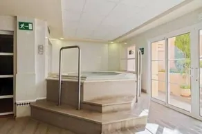 Spectacular Apartment in Matchroom Country Club - Image 3