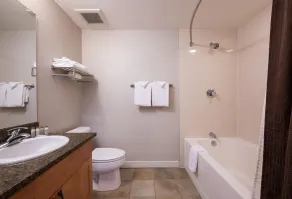 Deluxe Fraser Crossing Founders Pointe Condo with Ski Storage and washer dryer condo - Image 2