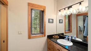 Tasteful 3 bedroom/2 bath condo + Hot Tub on Whitefish Mountain Resort - Image 3