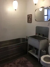 ADORABLE BOHO CABIN JUST RENOVATED & ONLY 2 MILES TO TRADE DAYS - Image 3