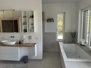 Vacation home near the lake with whirlpool & infrared sauna - Image 3