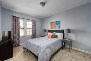 Cozy Apartment in Safe Area ~ 15 min from Cleveland Clinic ~ Long Stays Welcome - Image 5