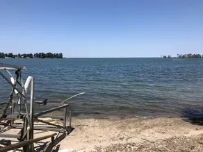 Blind Sodus Bay 3BR Private Waterfront Family Cottage - Image 5