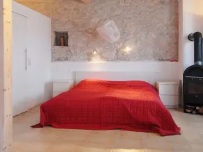 Stylishly renovated stone villa w/fantastic sea view - Image 3