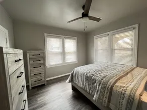 1940's remodeled bungalow in quiet neighborhood. - Image 4