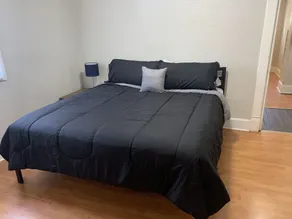 Two Bedroom Private Townhome Near Downtown Indianapolis - Image 5