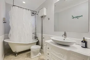 Resort Style Estate, 2 Houses, Putt-Putt Course, B-ball Court, Heated Pool - Image 4