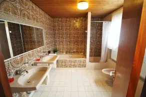 Schöne, Große Wohnung mit Parkplatz und Terasse - Image 4