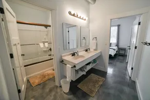Neues Zuhause. Tolle Lage gegenüber von YMCA. Kann große Gruppen aufnehmen - Image 4