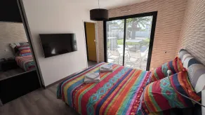 New house, hot tub, patio, close to beaches and shops - Image 4