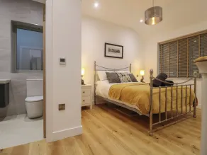 Oakwood Mews - Image 2