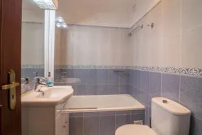 Bellissimo appartamento vacanze Marjoh AL con piscina, balcone, aria condizionata e Wi-Fi - Image 2