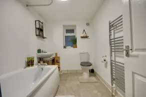 Southsea Common Luxury Apartment with Hot tub & Pool table - Image 4