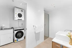 Luxury CBD Escape - 1BR Apartment with Pool & Gym - Image 5