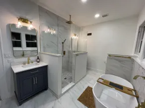 Renovated Dutch Colonial Home in Ocala ❤️ + Pet Friendly - Image 3