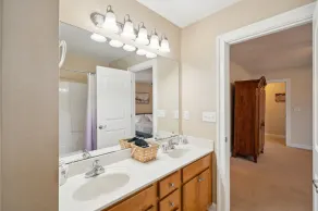 Charming Family Retreat With Spacious Yard 3 Bedroom Home - Image 2