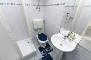 Apartamentos Davor (21221-A1) - Jadrtovac - Image 2