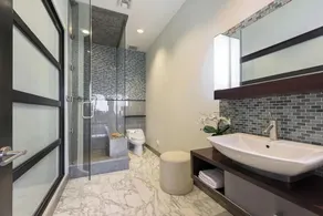 Beverly Crest - Image 4