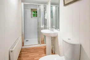 Wallace House - Nine Bedroom Villa, Sleeps 18 - Image 5