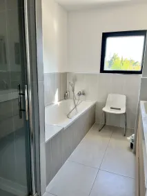 Modern house with swimming pool in the heart of Pessac - Image 5