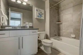 Luxury 3BD suite townhome w/ pool close to Zion. Great for groups! - Image 5